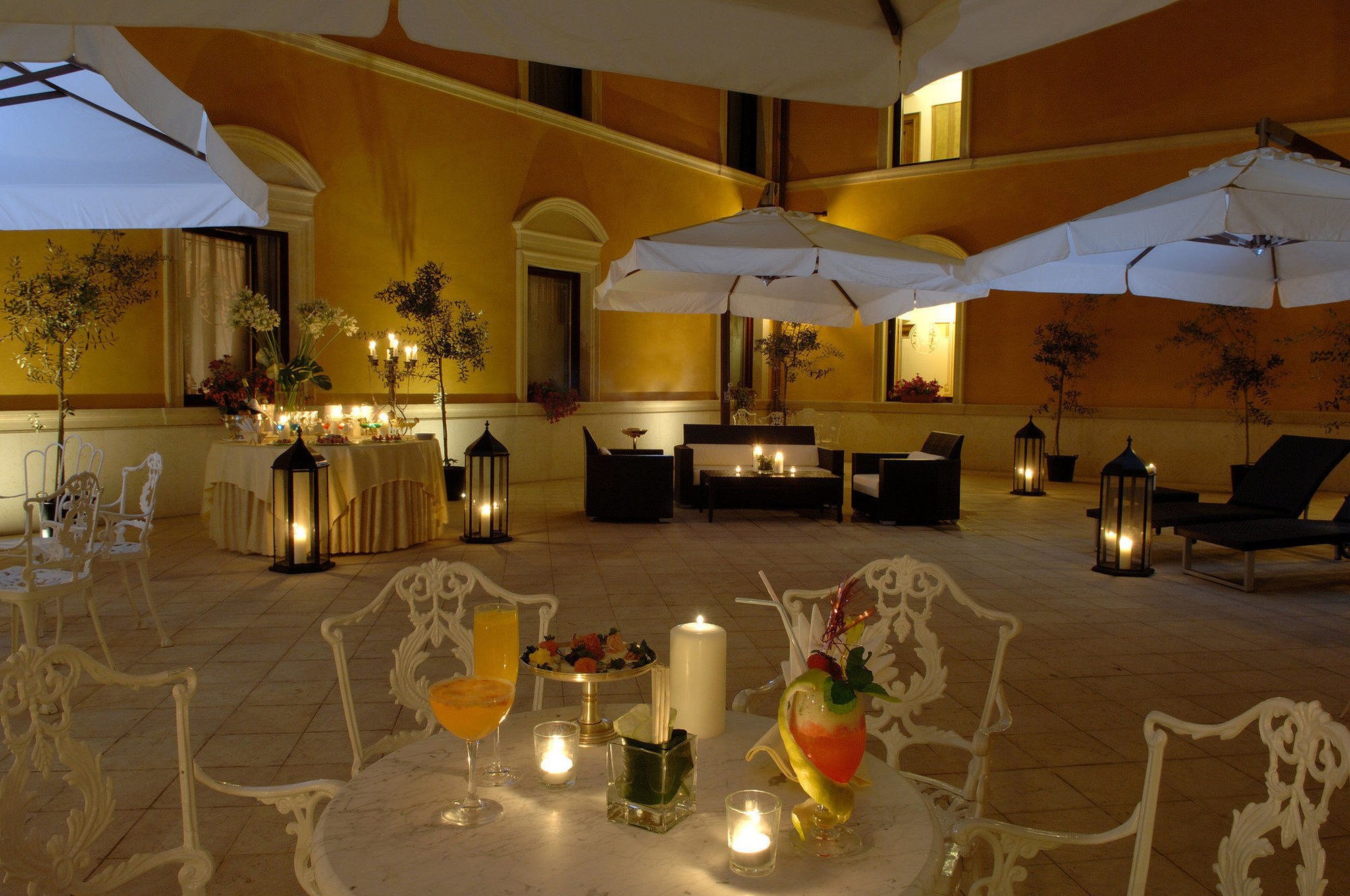 Due Torri Hotel Verona Restoran gambar